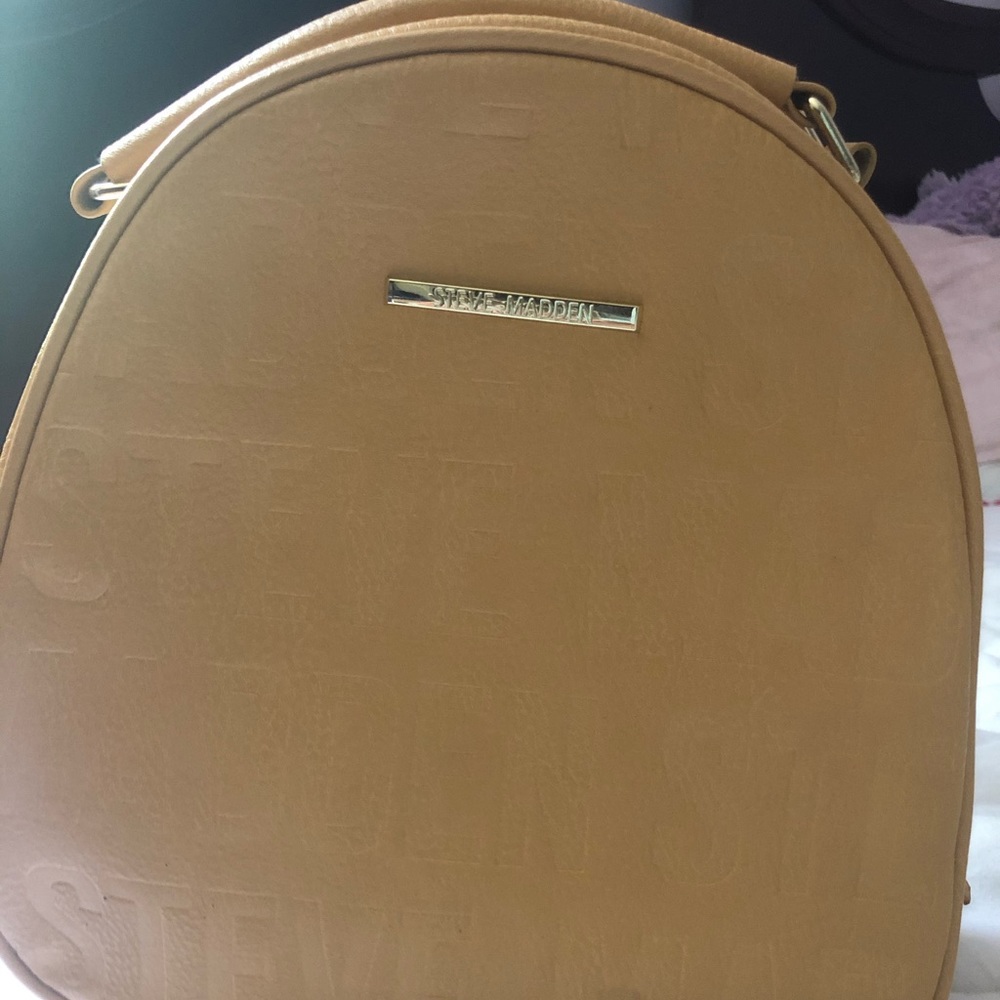 Yellow mustard Steven madden